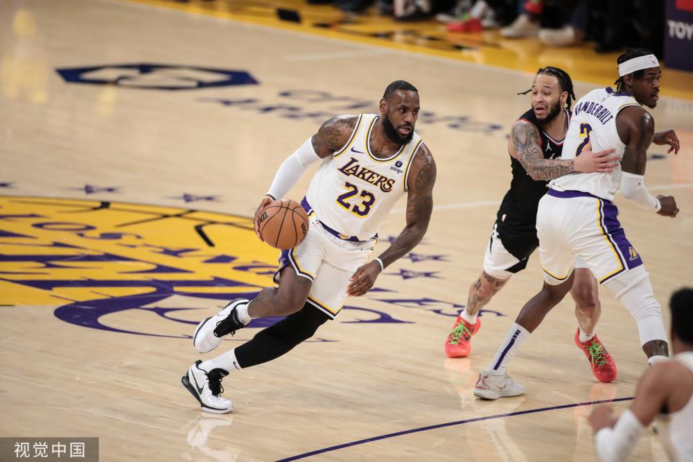 赛场上更辉 赛场上更辉