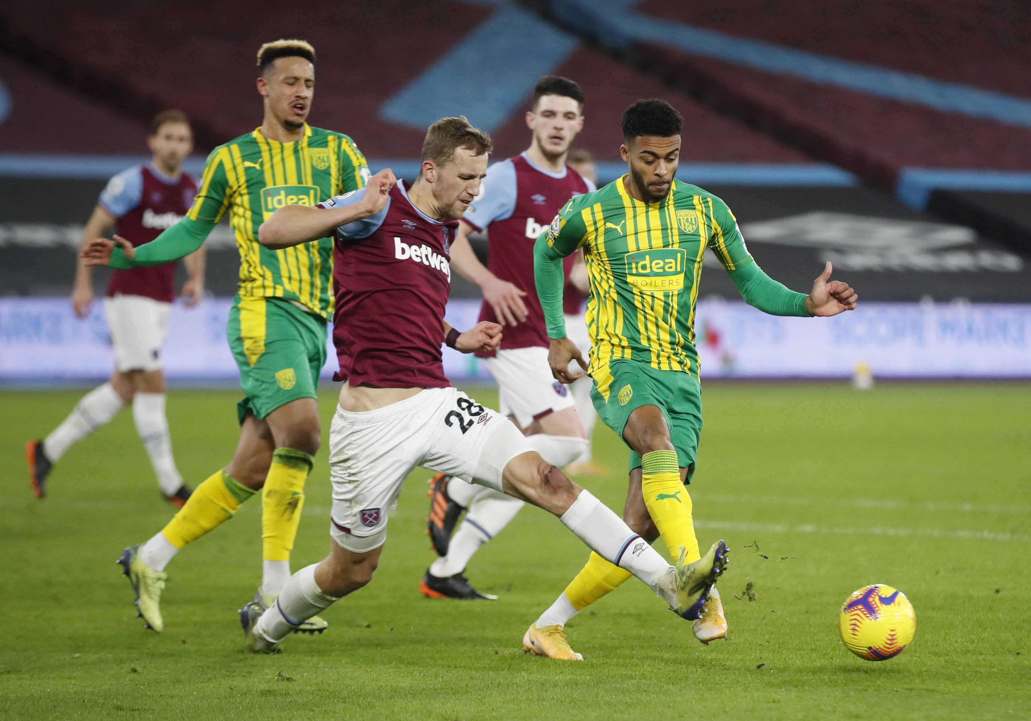 尽管是夏窗 尽管是夏窗